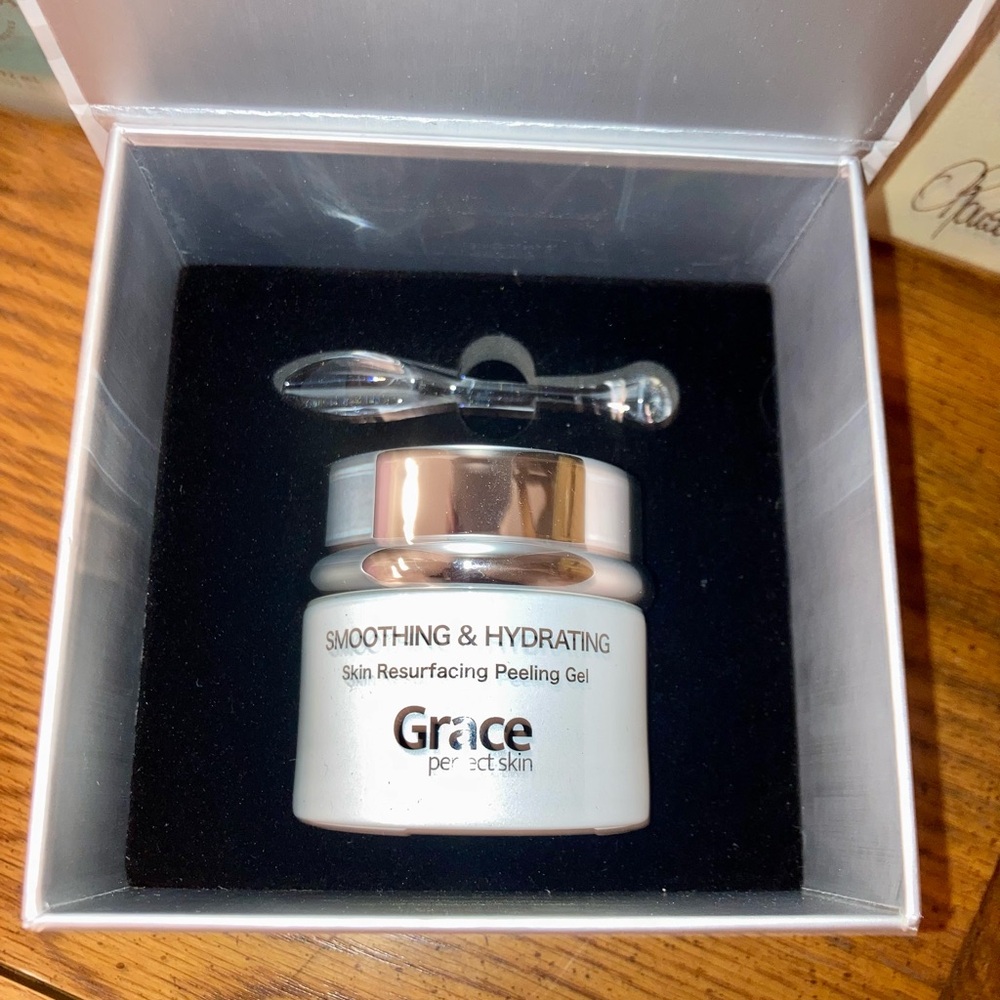 Grace Smoothing & Hydrating Skin Resurfacing Peeling Gel 2 fl oz NIB - Picture 3 of 7